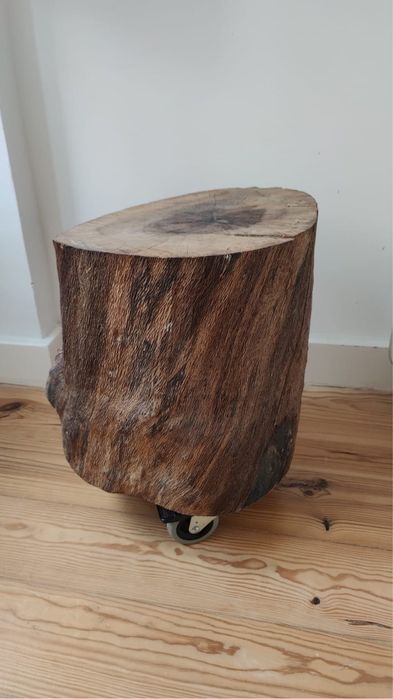 Cabeceira de madeira maciça com rodizio