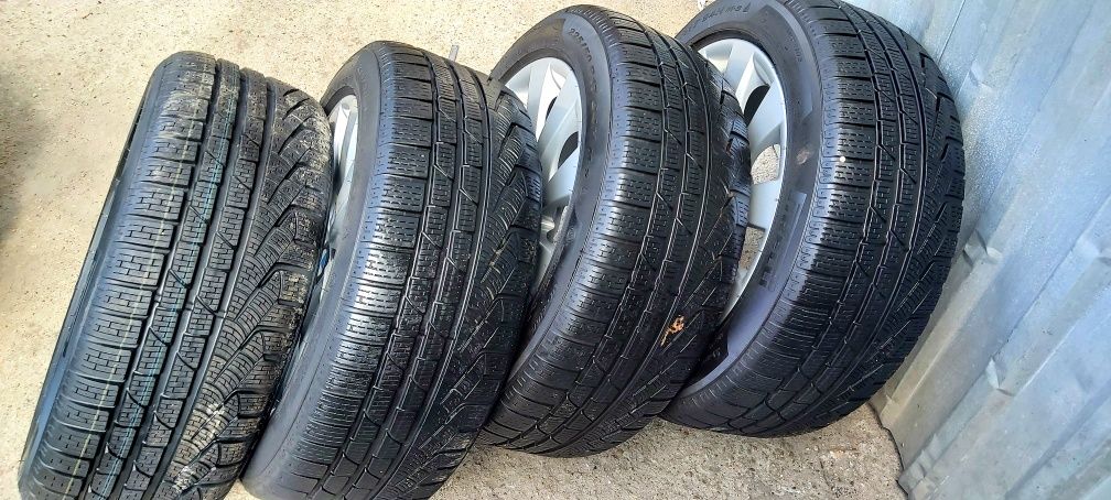 Opony Pirelli SottoZero RunFlat 225/50/17 Zima Komplet