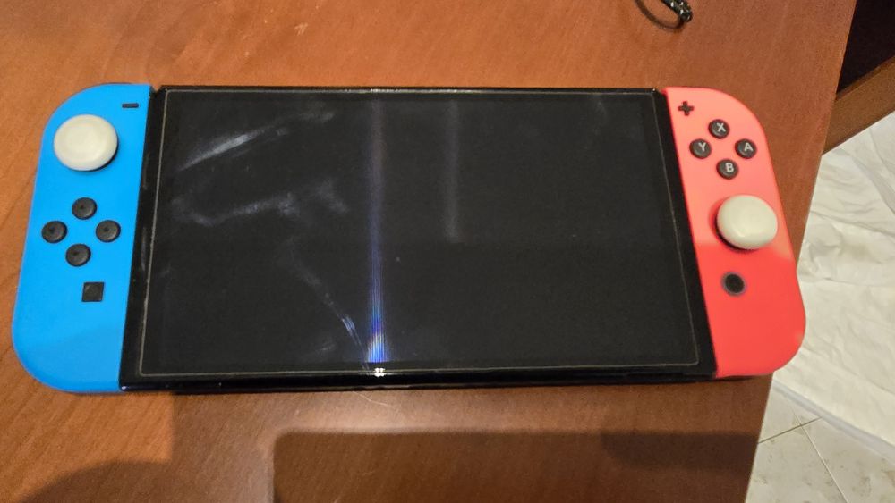 Nintendo Switch OELD - Otimo estado