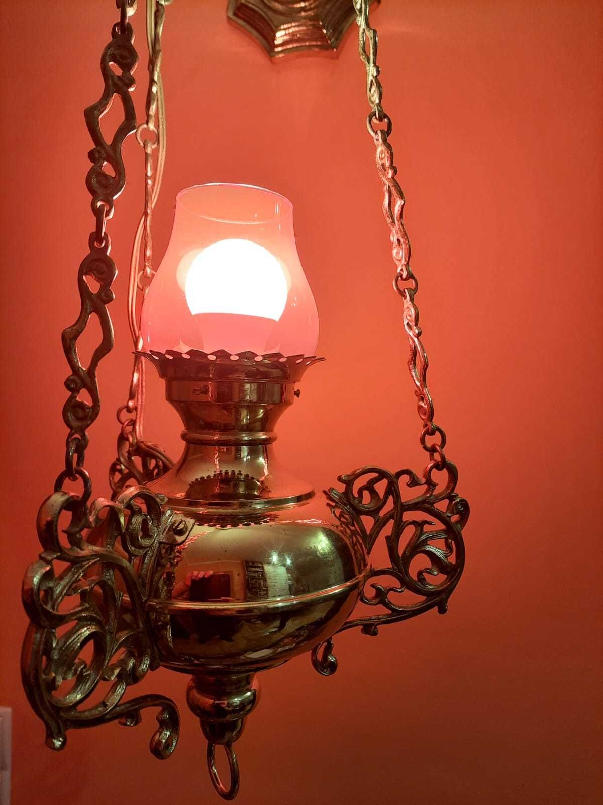 Wieczna Lampa wisząca na ścianę - lampa kościelna.