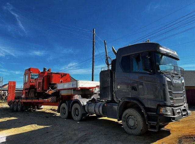 Трал низькорамний / розсувний — перевезення катерів, цистерн, металу