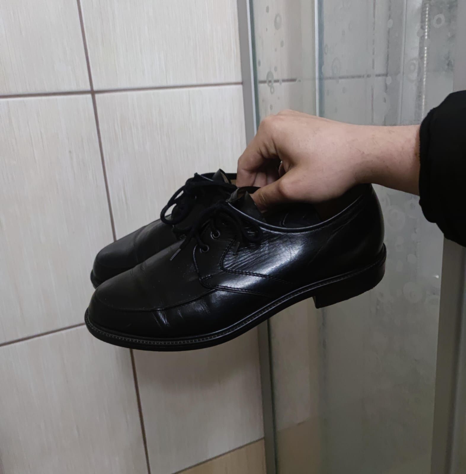 Buty obuwie 42 eleganckie M John męskie czarne leather skóra skórzane