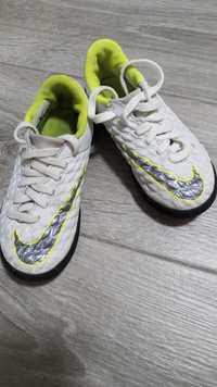 Buty Buty Nike hypervenom idealne do piłki nożnej