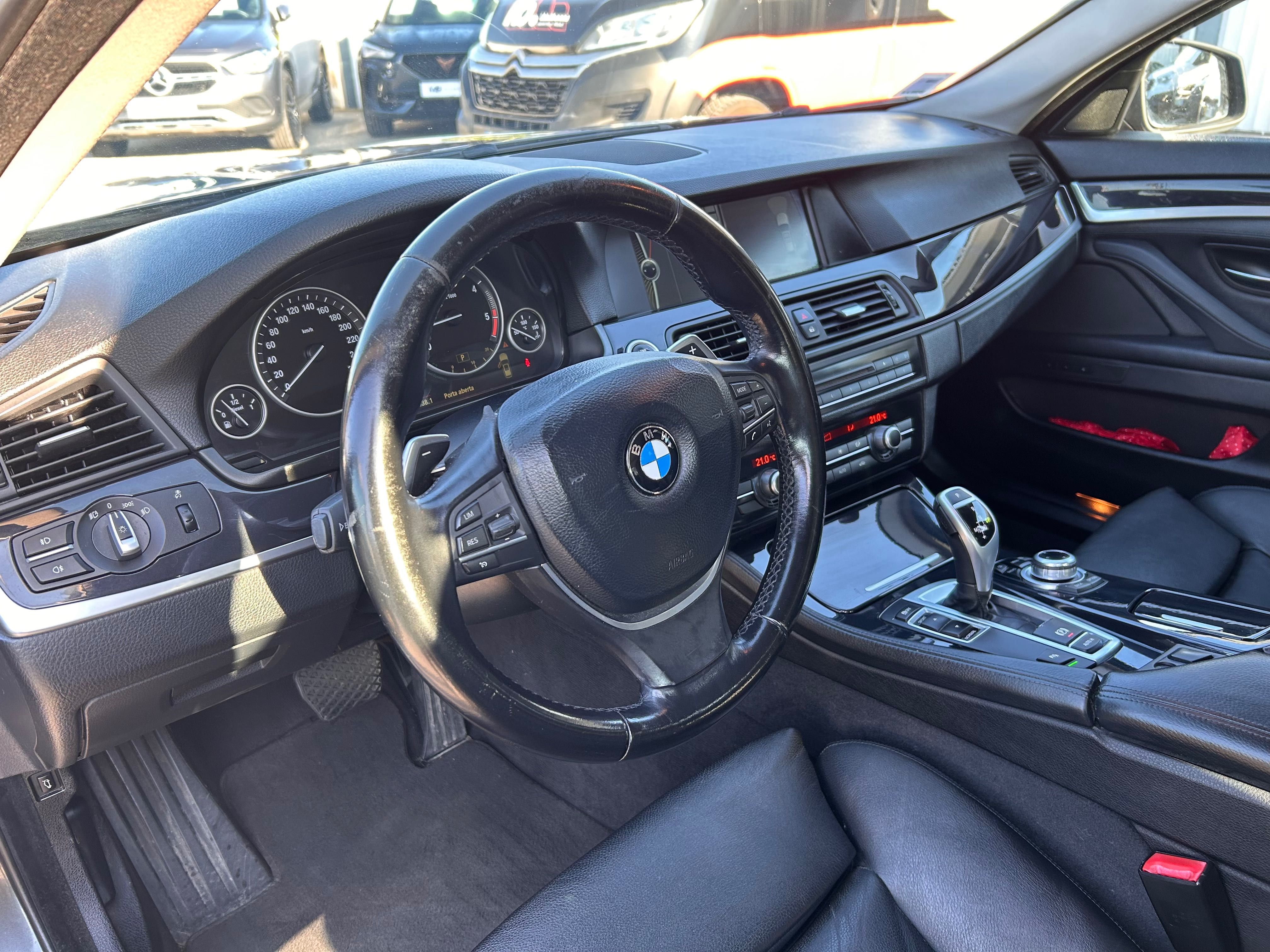 BMW 525d Touring Executive Carrinha