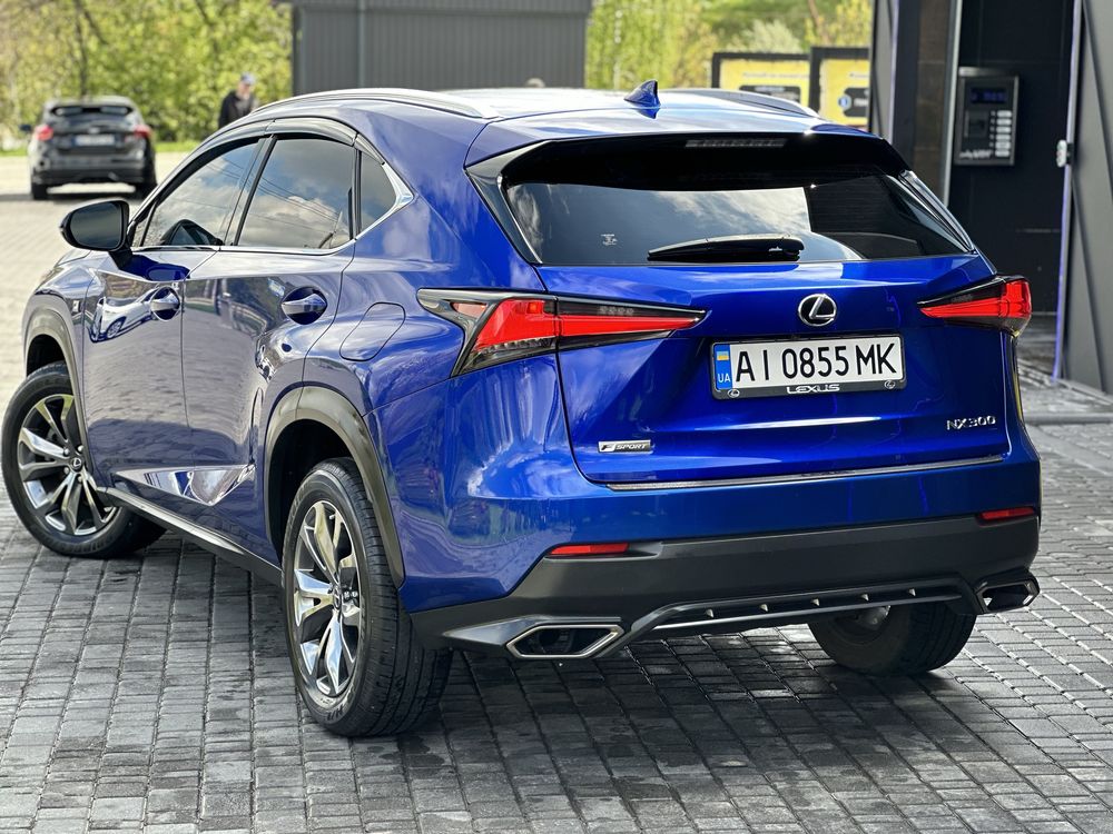 Lexus NX300 2.0 бенз