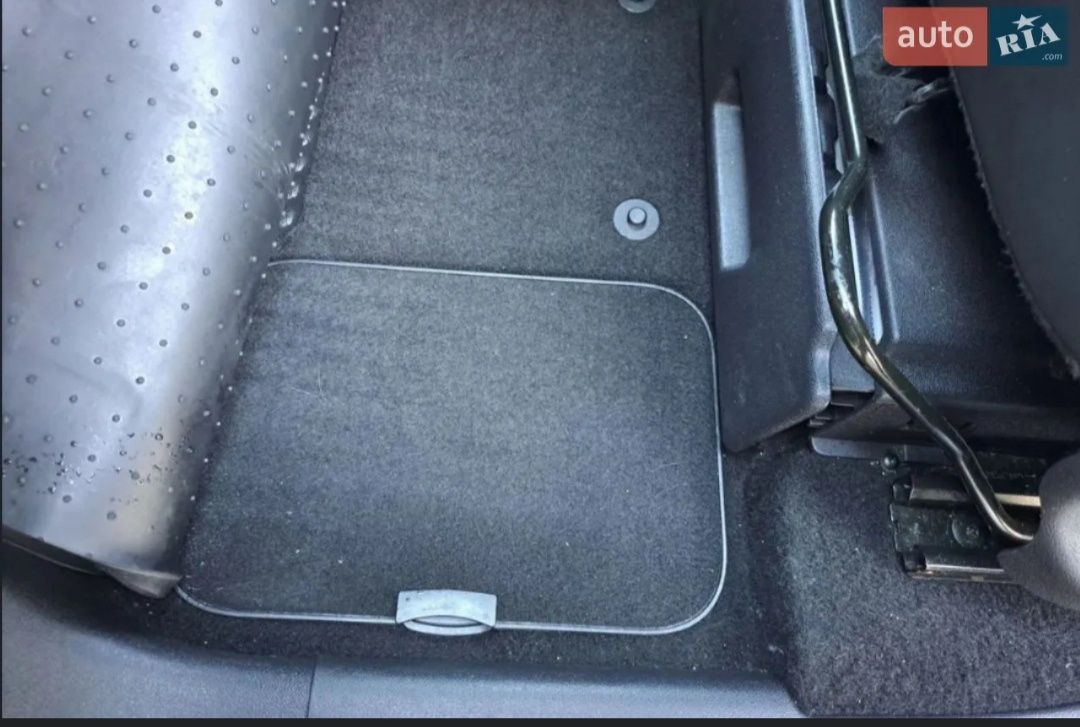 Продам Renault Grand Scenic комплектация BOSE в отличном состоянии !