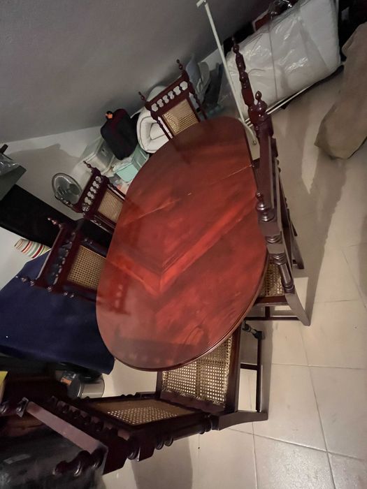Mesa de Jantar Oval Antiga com 6 Cadeiras de Palhinha