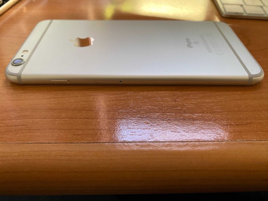 Apple iPhone 6s Plus 64Gb em estado razoável Desbloqueado