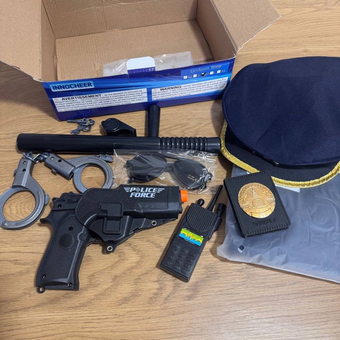 Дитячий костюм поліцейського (12 предметів, від 3 років)