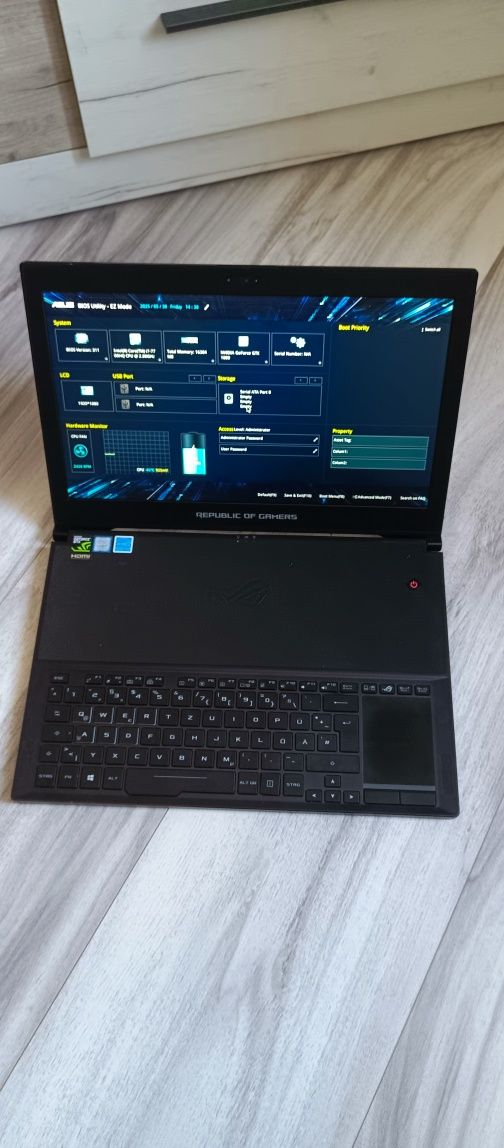 Игровой ноутбук Asus Rog Zephyrus/Corei7/16DDR/дискретка GTX1080 Q-Max