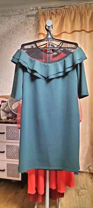 Елегантна сукня  гарного кольору