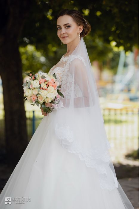 Весільна сукня довга