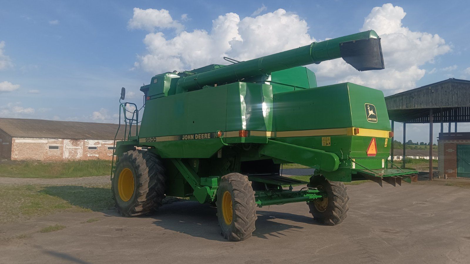 Комбайн John Deere 9500