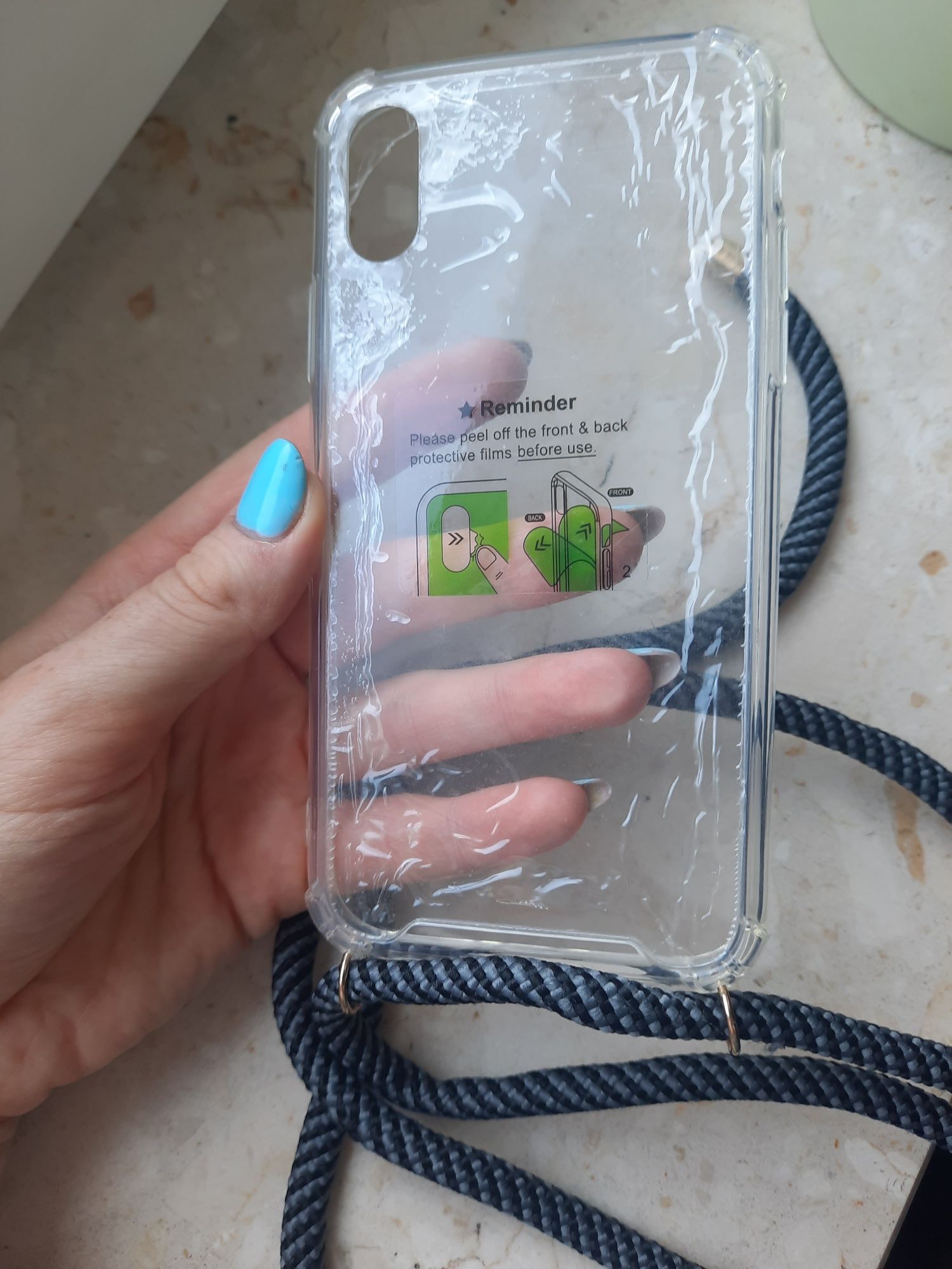 Etui na IPhone xr przezroczysty z smyczą