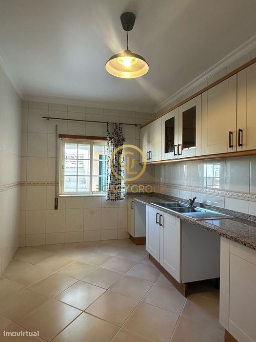 Apartamento T2 com Garagem Fechada em Loulé