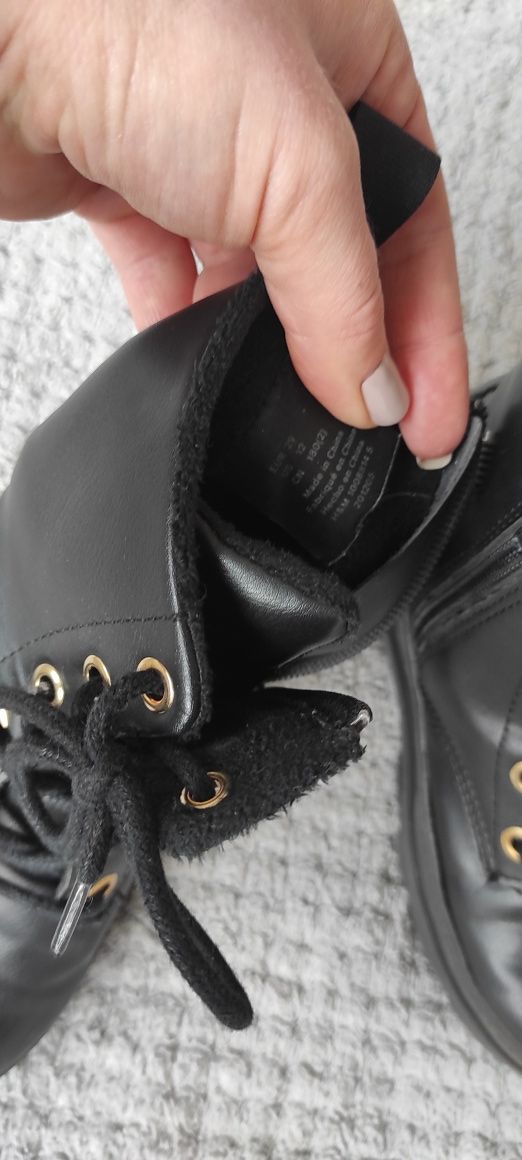 Buty czarne h&m wiosna jesień dziewczęce sznurowane z suwakiem trzewik