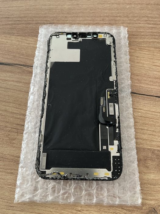 Oryginalny wyświetlacz do iPhone 12 – uszkodzony