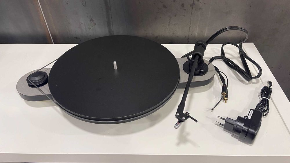 Gira-discos Manual Pro-ject Elemental