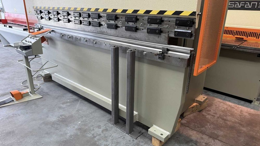 Prasa krawędziowa zaginarka giętarka krawędziarka SAFAN 110t x 3100mm