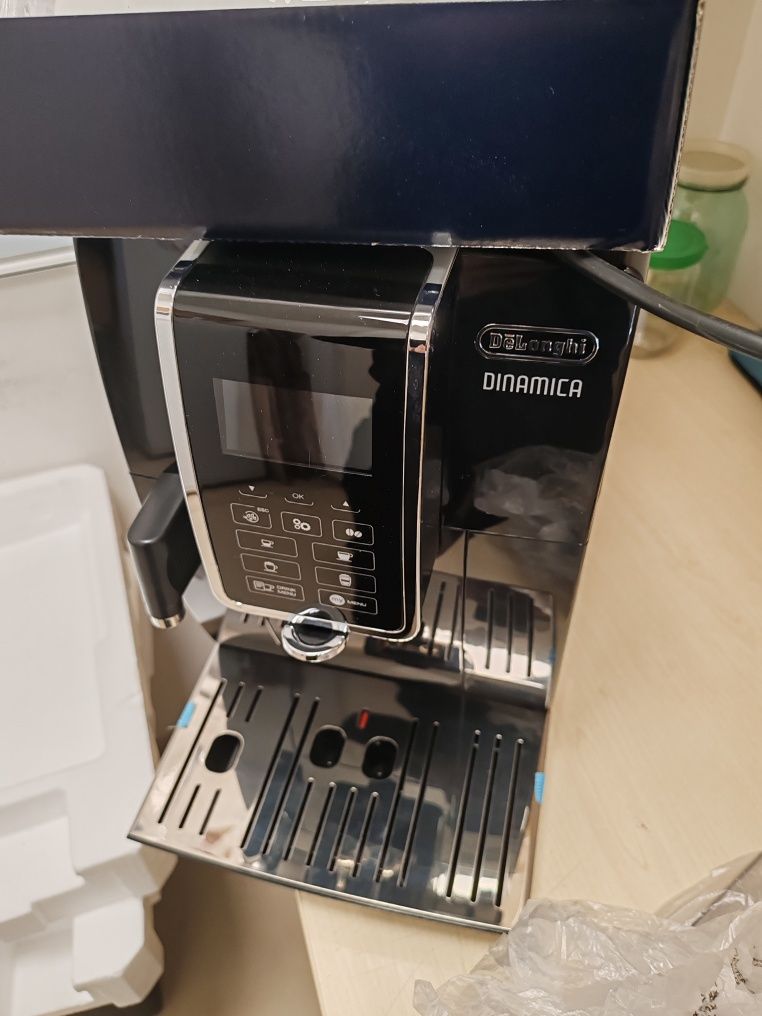 Продам Кофемашина Delonghi ECAM359.55B