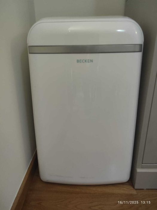 Ar Condicionado Portátil BECKEN BAC4255 (23 m² - 12000 BTU - Branco)