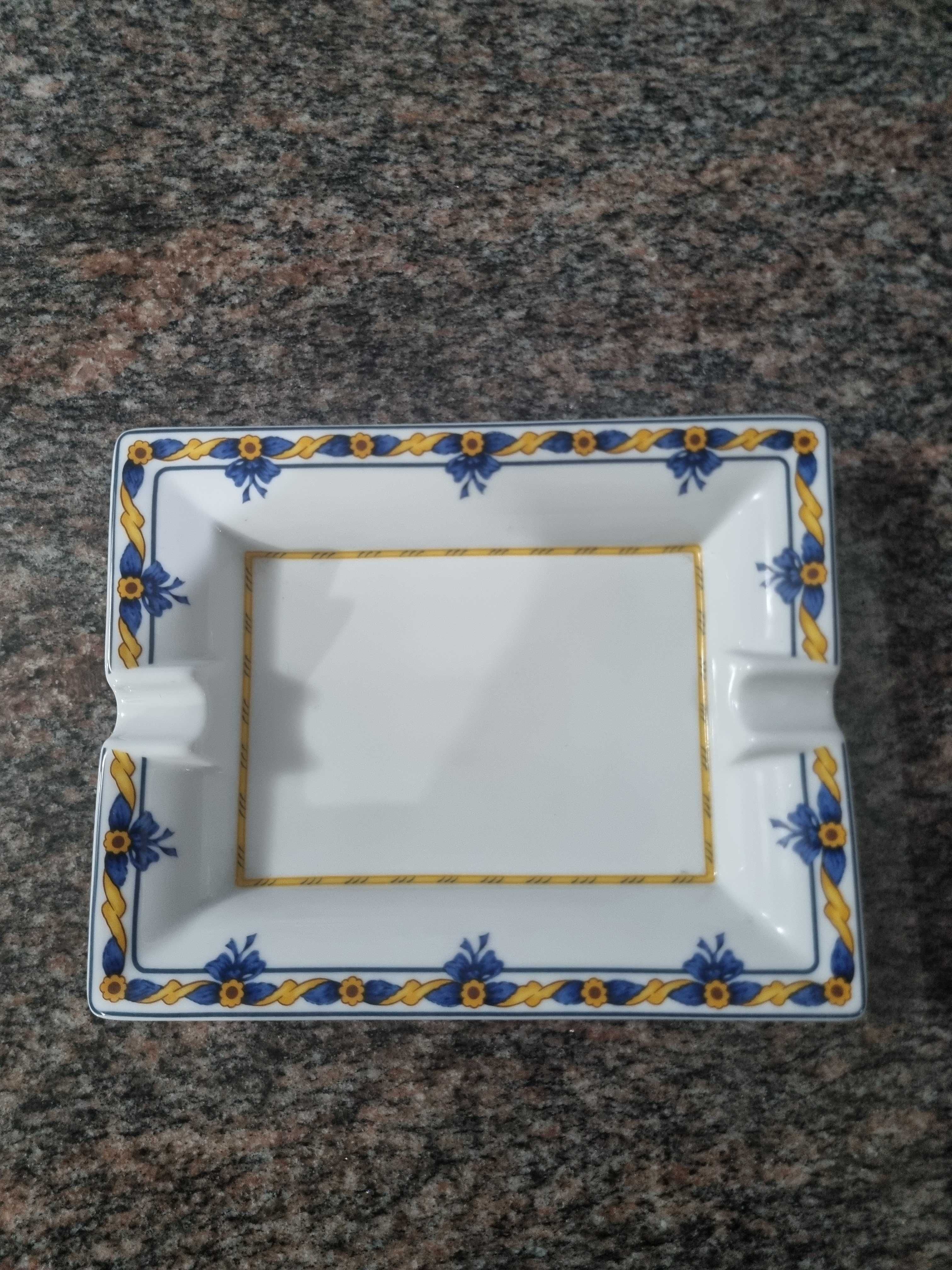 Cinzeiro Vista Alegre (novo)