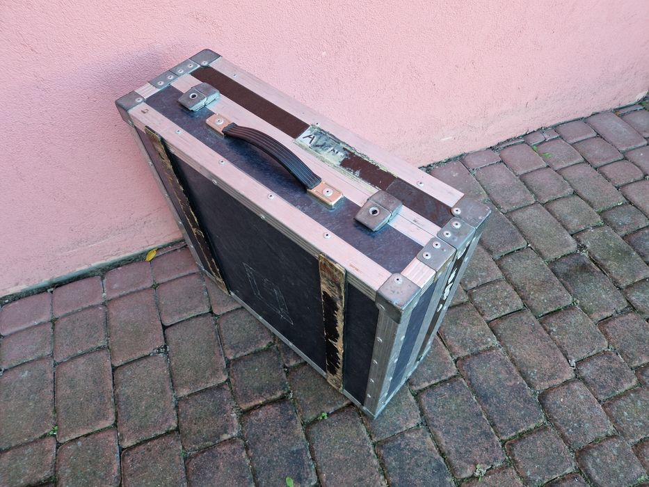 Solidny case, futerał, skrzynia, kablarka
