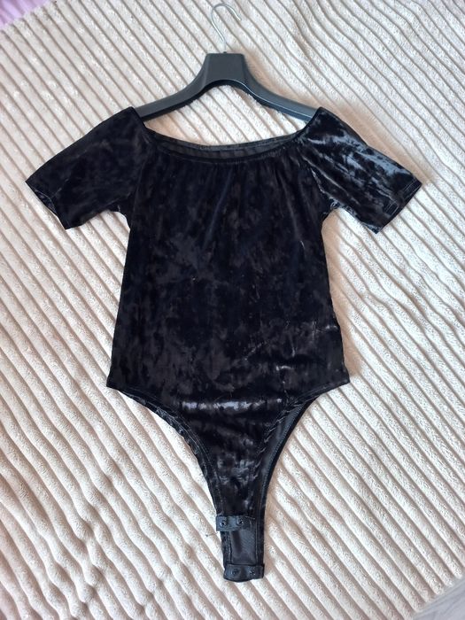 Велюровий боді чорний