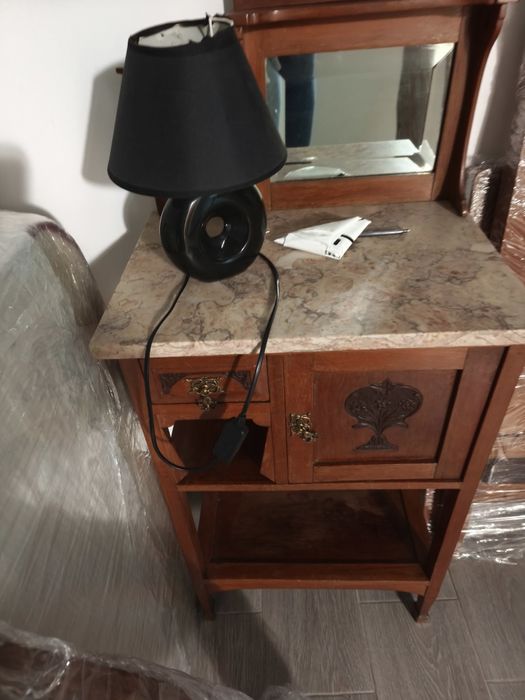 Cama de solteiro com cabeceira