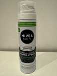 Nivea Men Pianka do golenia Sensitive