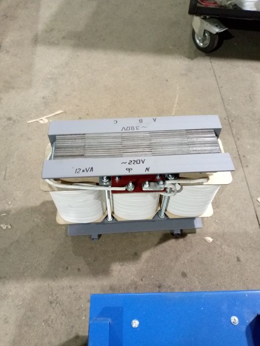 Зарядка електромобиля 10 кВА 45 А