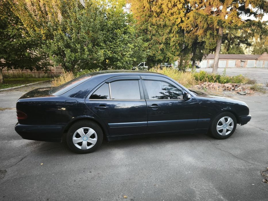 Продам Мерседес 2.2 дизель коробка автомат
