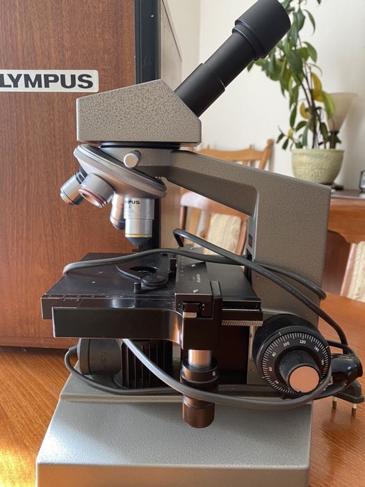 Мікроскоп Olympus monocular