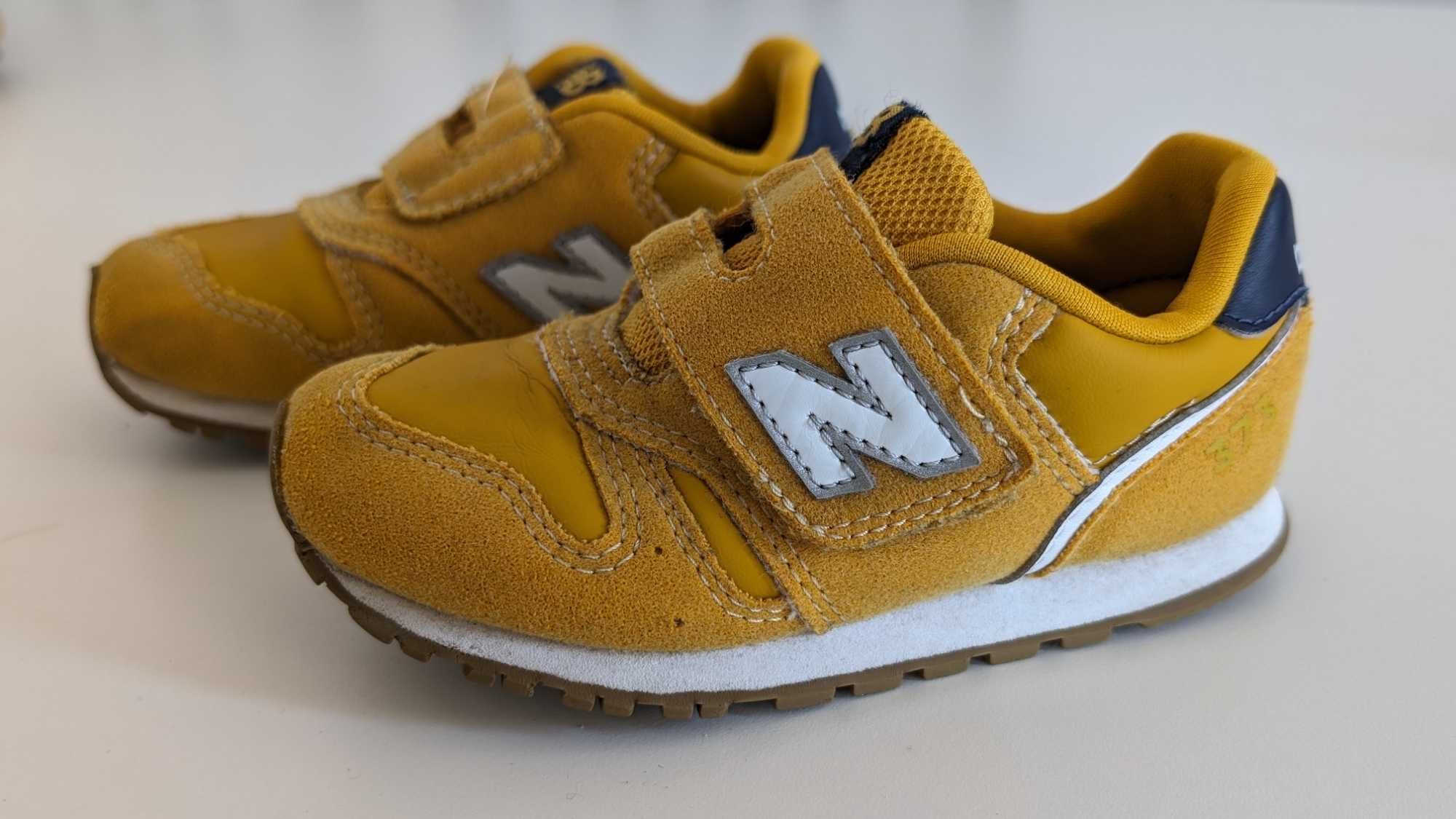 Żółte buty dziecięce New Balance rozmiar 25