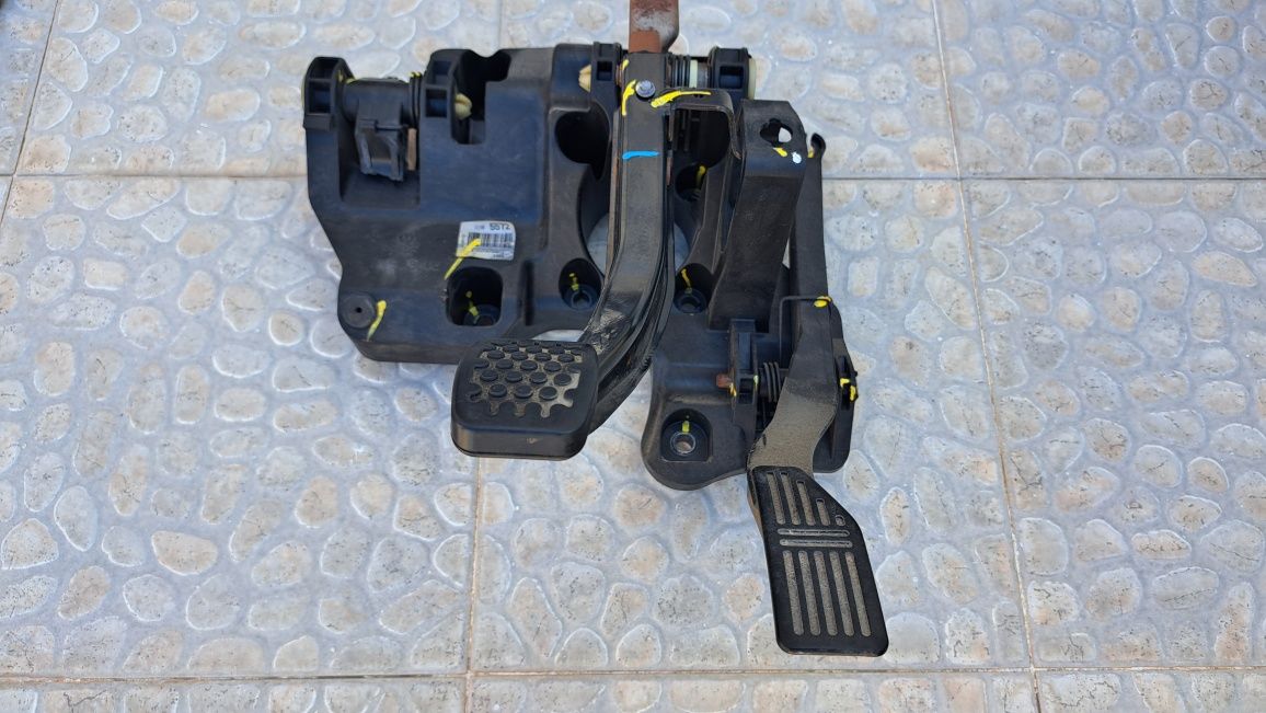 Conjunto de pedais Chevrolet Spark 2011