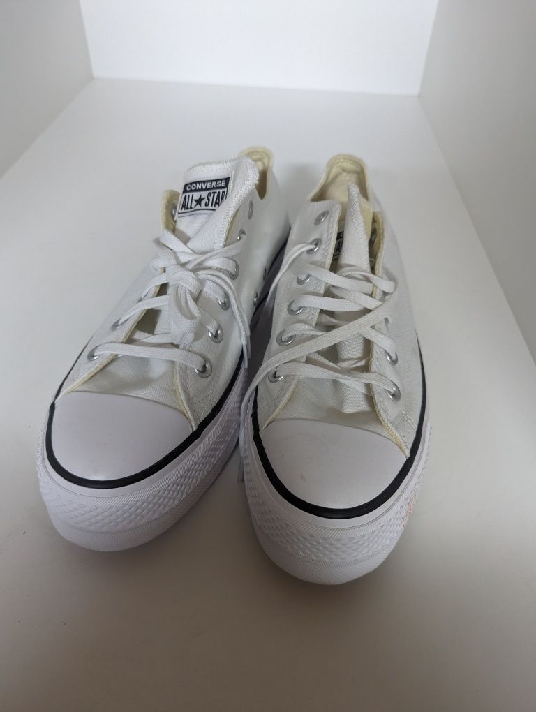 Nowe białe trampki Converse białe rozmiar 42