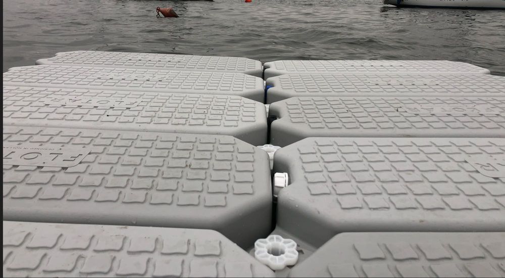 pływaki na pomost 270pln m2