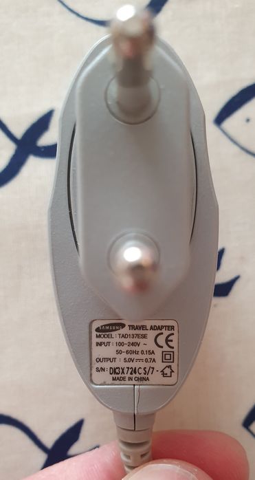 Selling mobile phone chargers, in good condition! Only 5€ each64584468253826120