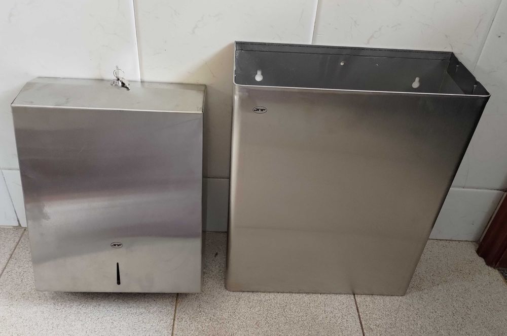 Dispensadores e cesto de papeis - JNF