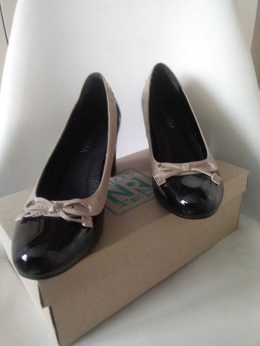 Czółenka lakierki 39.5 40