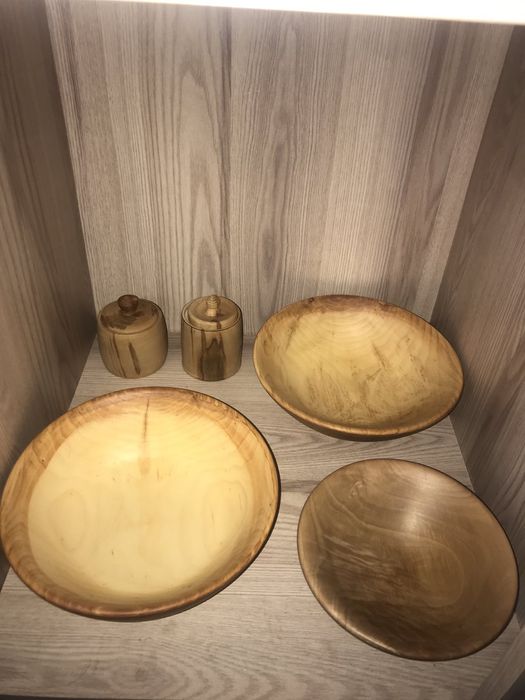 Тарілки, миски з дерева