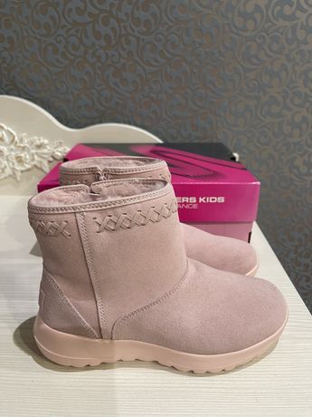 Зимові  черевики для дівчини