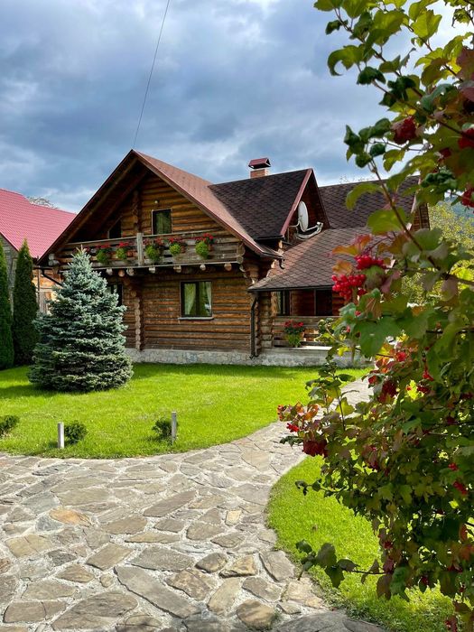 Котедж " Затишний відпочинок " в м.Яремче на 8-10 чоловік. Подобово