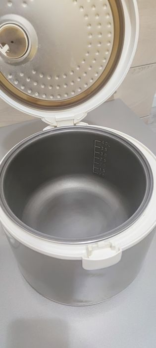 Мультиварка REDMOND 800w