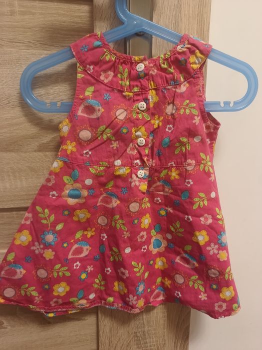 Niemowlęca różowa sukienka w kwiatki 74cm 9 miesięcy