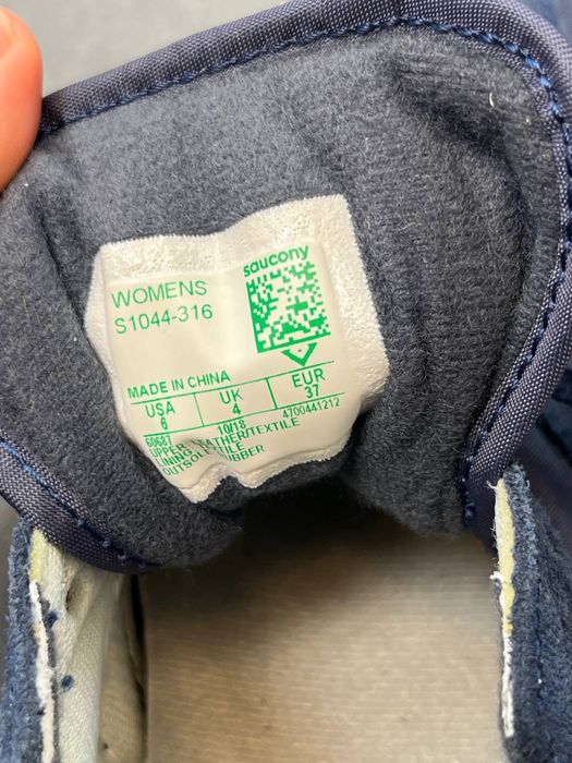 Продам жіночі кросівки Saucony jazz