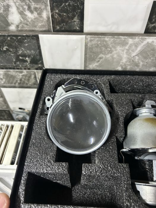 Продам линзы з Octavia a5 рейст