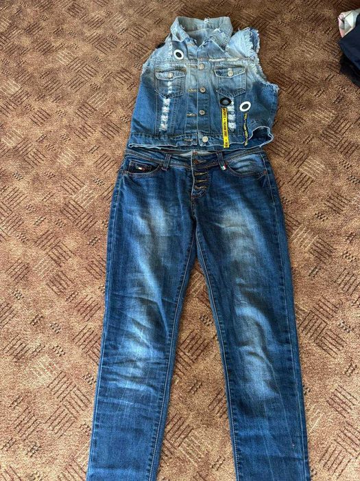 Джинси розмір 26 жилетка розмір М