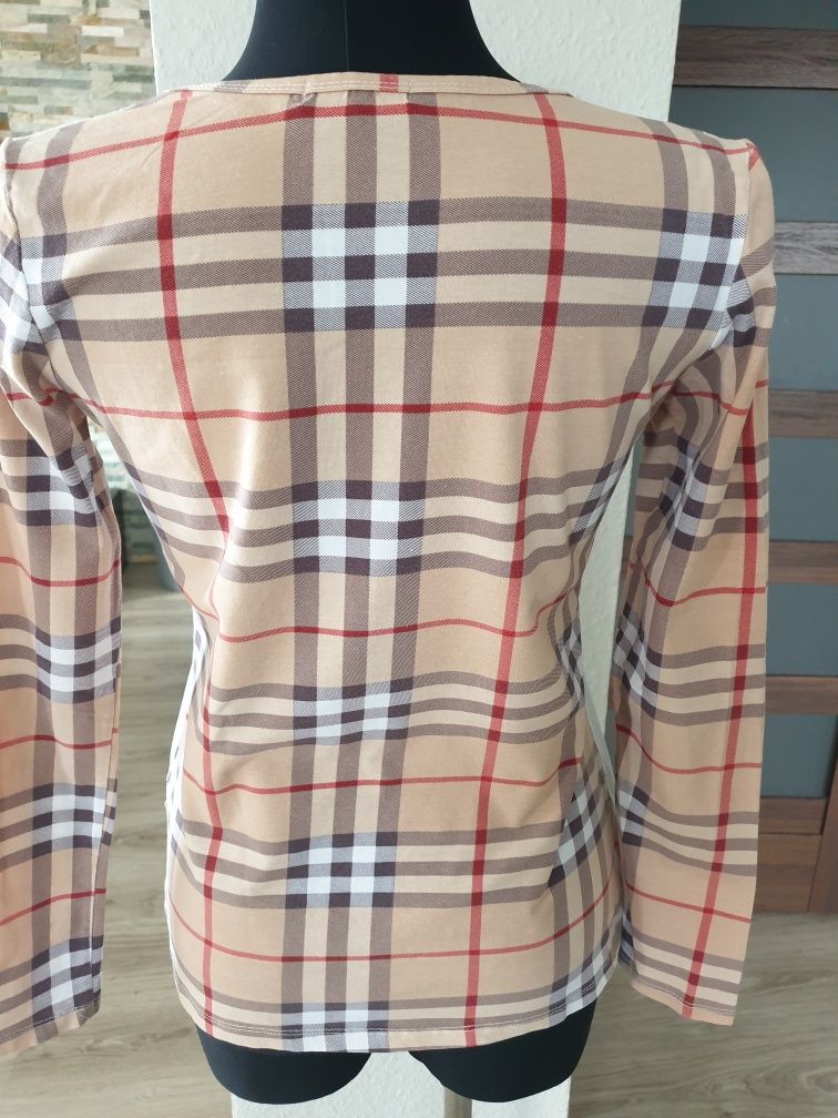 Bluzka w kolorach Burberry i