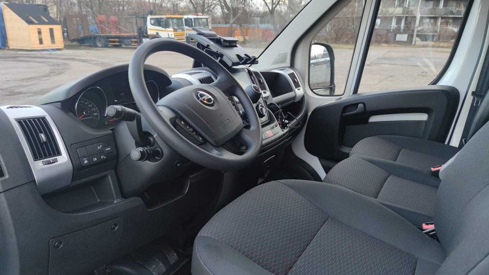 Wynajem lub wypożyczenie auta dostawczego busa Opel Movano L3H2